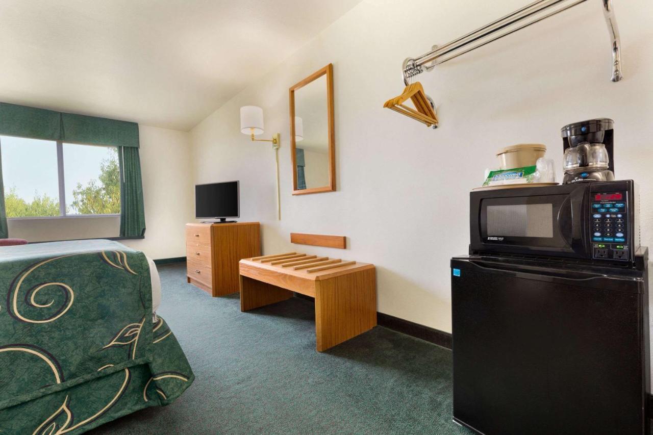 Travelodge By Wyndham Sharon Springs מראה חיצוני תמונה