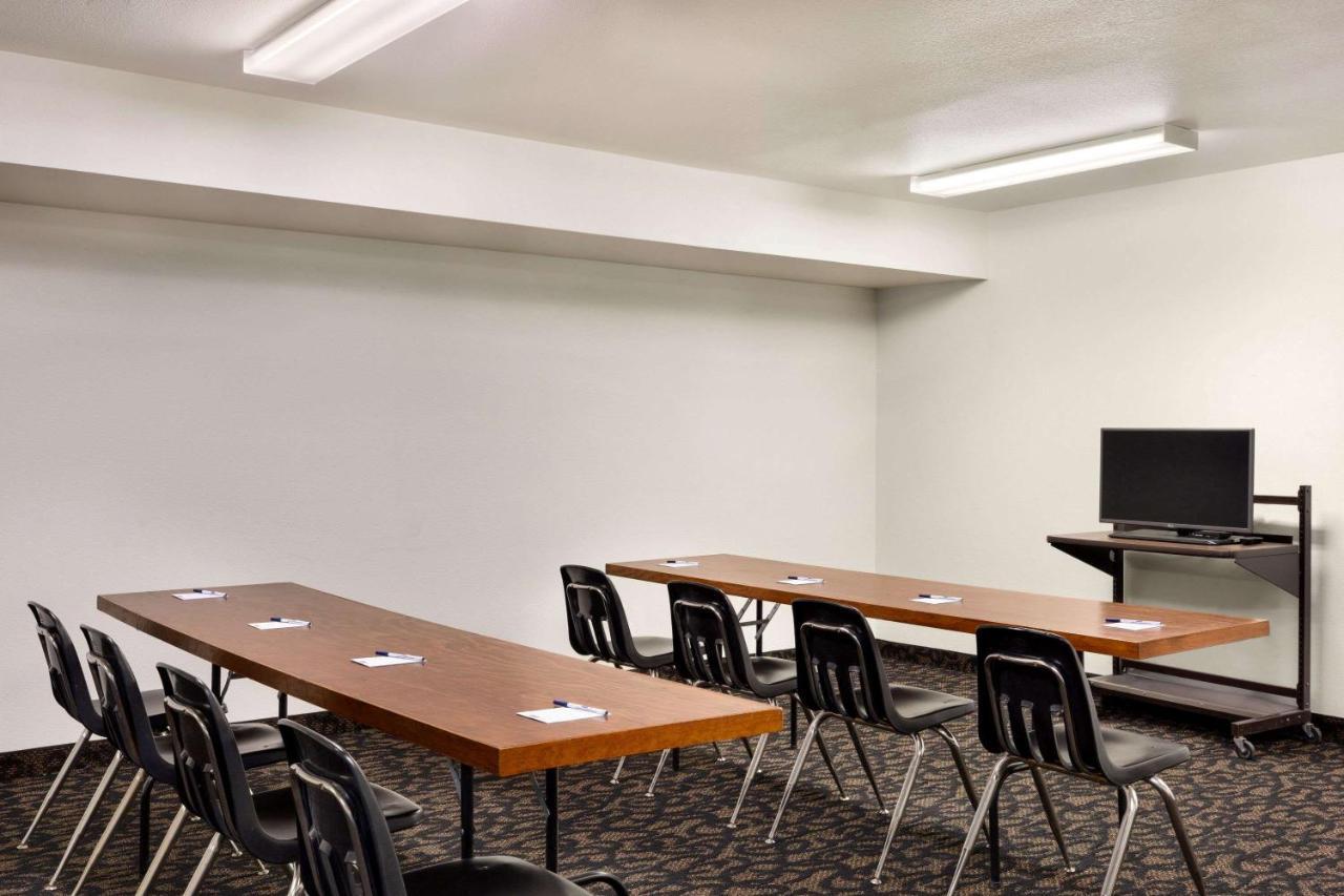 Travelodge By Wyndham Sharon Springs מראה חיצוני תמונה